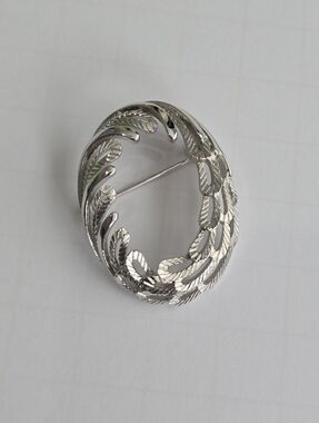 Trifari Silver-Tone Leaf Wreath Oval Brooch